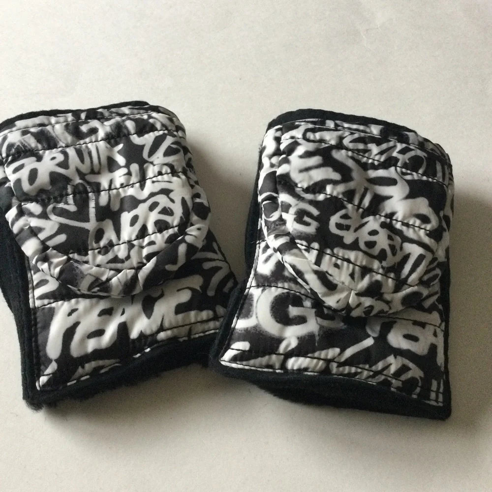 UGG CONVERTIBLE FLIP MITTENS FINGERLESS GLOVES SHEEPSKIN BLACK GRAFFITI L/XL NEW